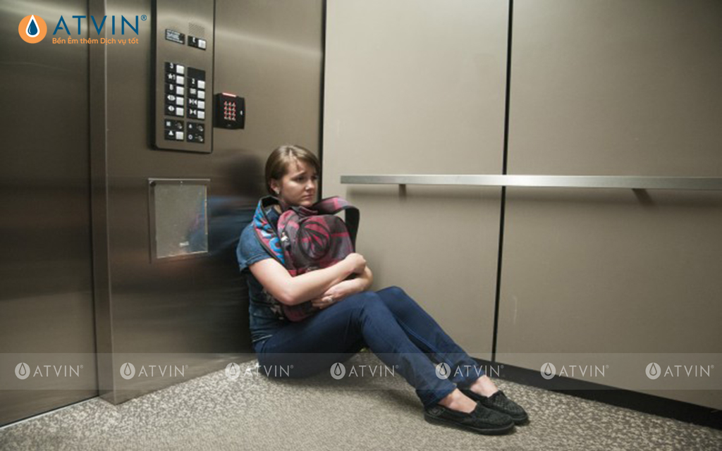 Hãy bình tĩnh khi thang máy gặp sự cố kẹt cứng