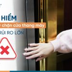 Nguy hiểm khi dùng tay chặn cửa thang máy